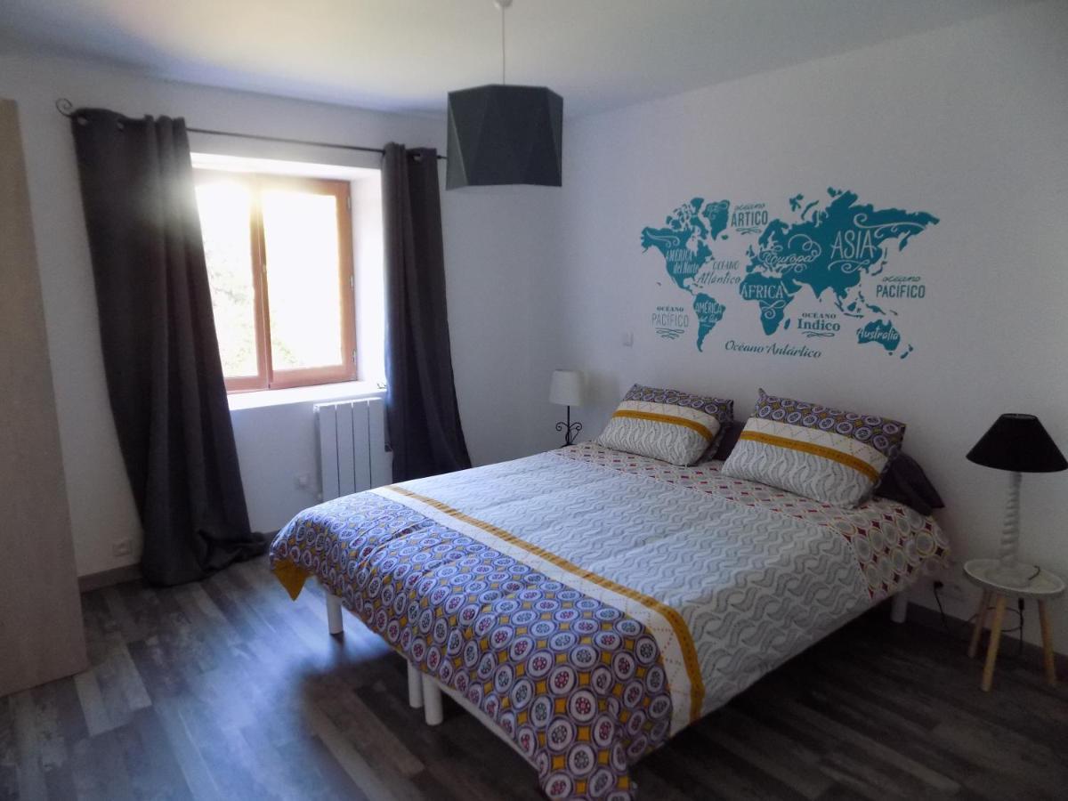 Au Vieux Four Bed & Breakfast Ambert Bagian luar foto